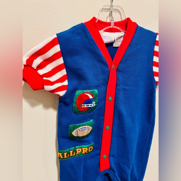 VINTAGE FOOTBALL BABY ONESIE OUTFIT SMALL STEPS SPORTY ALL PRO 6 - 9 MONTHS - Picture 3 of 6
